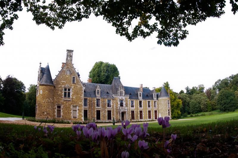 Chateau De Cheronne Bed & Breakfast Tuffe ภายนอก รูปภาพ