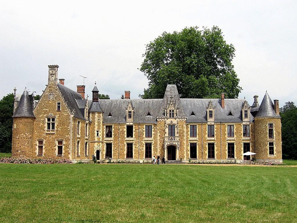 Chateau De Cheronne Bed & Breakfast Tuffe ภายนอก รูปภาพ