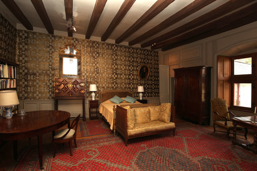 Chateau De Cheronne Bed & Breakfast Tuffe ภายนอก รูปภาพ